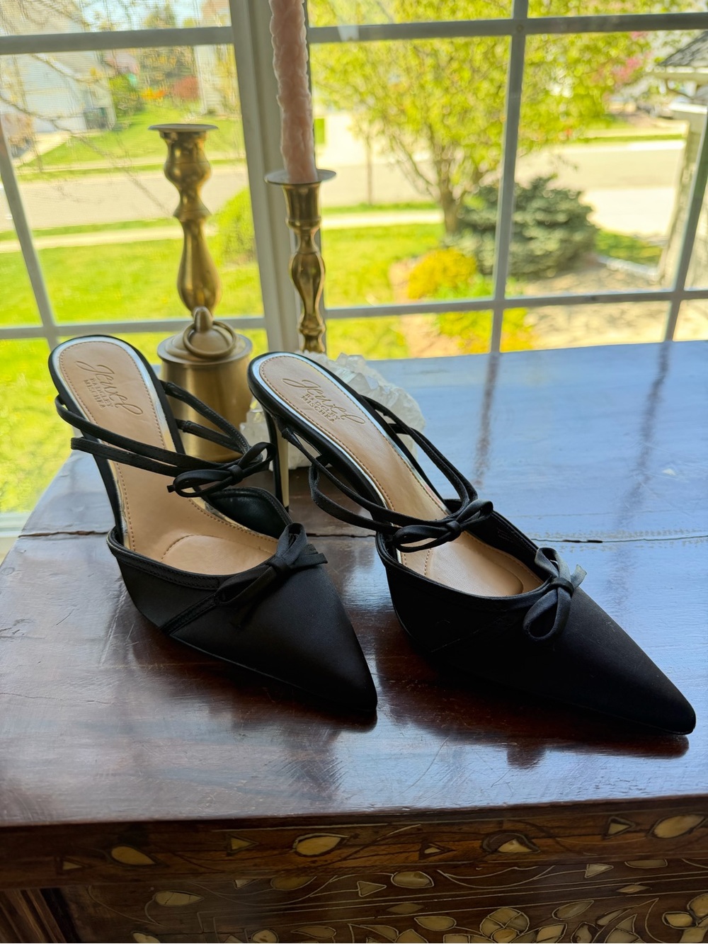 Jewel by Badgley Mischka Cute Bow Slipper Heels